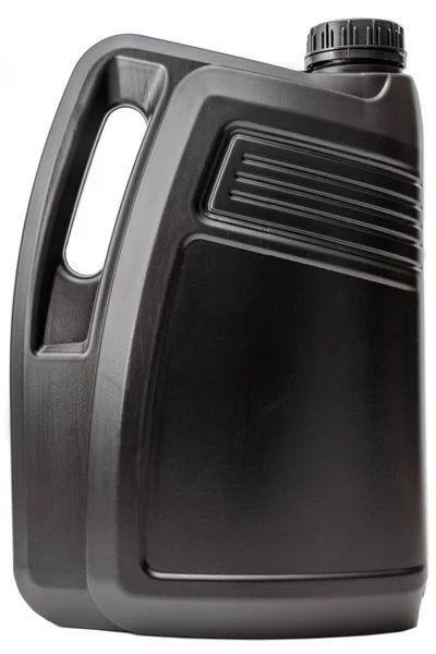 Contenedor de plástico para aceite de motor aislado sobre fondo blanco, Botella negra — Foto de Stock