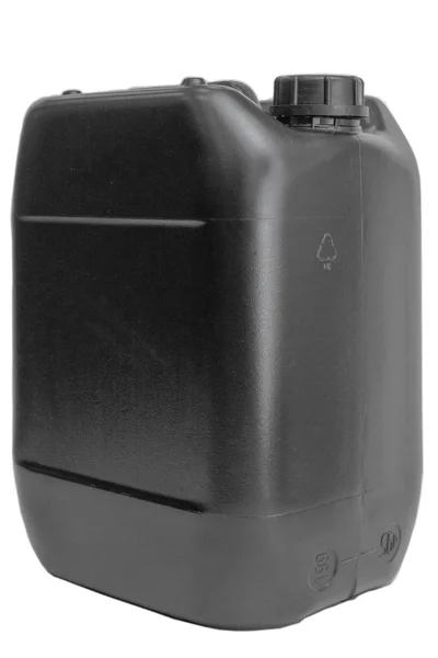 Kunststoffbehälter für Motoröl isoliert auf weißem Hintergrund, schwarzer Flaschenbehälter. mit Platz für Text oder Etikett — Stockfoto