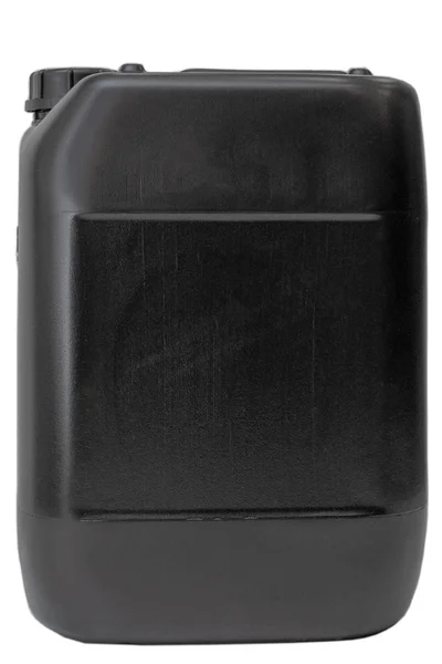 Plastikowy pojemnik na olej silnikowy wyizolowany na białym tle, czarny pojemnik na butelki. Z miejscem na tekst lub etykietę — Zdjęcie stockowe