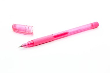 Beyaz bir arka plan üzerinde izole bir kap ile pembe jel kalem