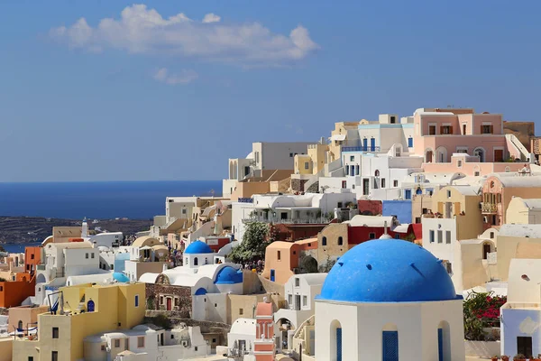 Nydelig utsikt over landsbyen Oia på Santorini, Hellas – stockfoto