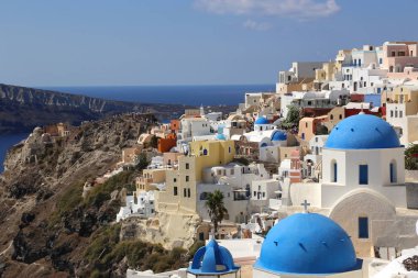 Santorini, Yunanistan'da Oia köyünün güzel manzarası