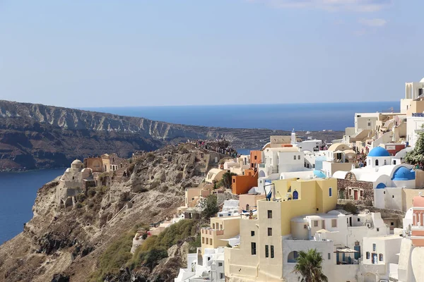 Vacker utsikt över byn Oia på Santorini ön i Grekland — Stockfoto