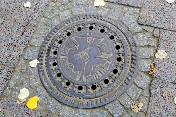 Berlin Germany November 2013 Street Manhole Cover Image Landmarks Paving — Stock Photo, Image