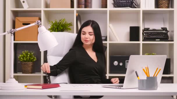 Pretty Businesswoman Her Office Putting Her Glasses Typing Laptop — Stock Video