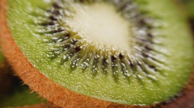 Yığın dilimlenmiş kivi