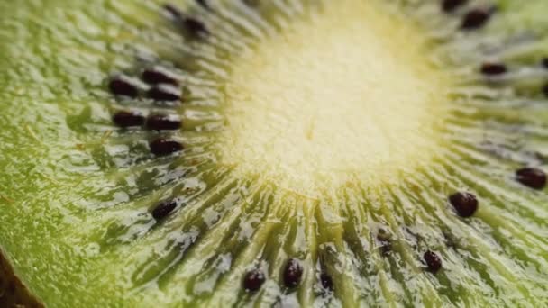 Frutas de kiwi cortadas — Vídeo de Stock