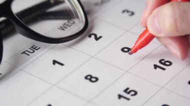 Takvimde bir gün imzalama