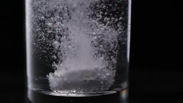 Comprimés effervescents dissolvants — Video