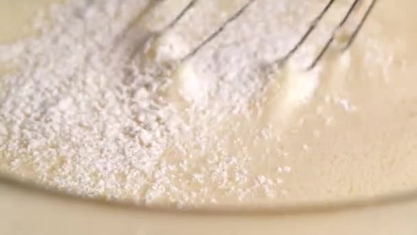 Fazendo massa de farinha de biscoitos — Vídeo de Stock