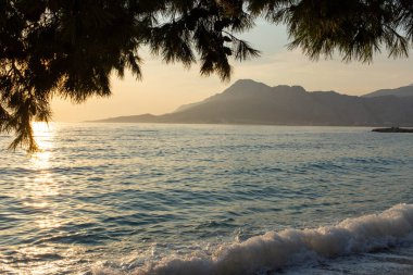 Adriyatik denizinde altın gün batımı