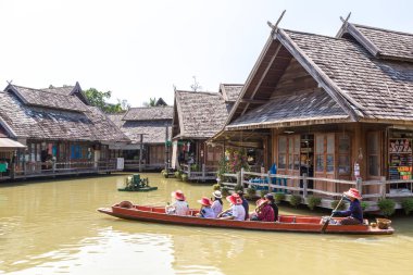 Pattaya, Tayland - 11 Mart 2018: Pattaya, Tayland bir yaz günü, Suüstü pazarı