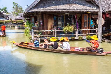 Pattaya, Tayland - 11 Mart 2018: Pattaya, Tayland bir yaz günü, Suüstü pazarı
