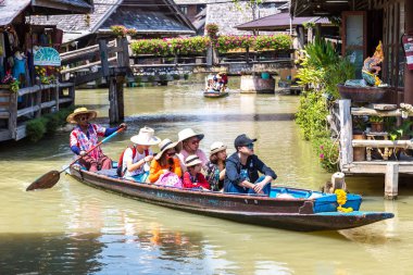 Pattaya, Tayland - 11 Mart 2018: Pattaya, Tayland bir yaz günü, Suüstü pazarı