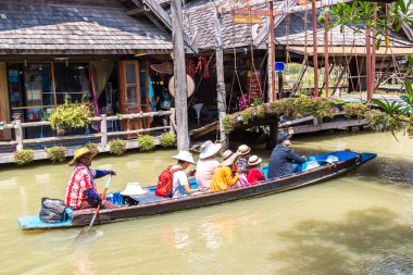 Pattaya, Tayland - 11 Mart 2018: Pattaya, Tayland bir yaz günü, Suüstü pazarı