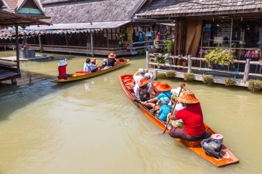 Pattaya, Tayland - 11 Mart 2018: Pattaya, Tayland bir yaz günü, Suüstü pazarı