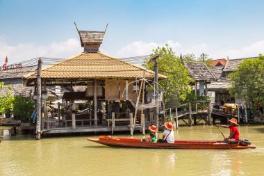 Pattaya, Tayland - 11 Mart 2018: Pattaya, Tayland bir yaz günü, Suüstü pazarı