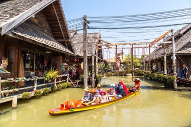 Pattaya, Tayland - 11 Mart 2018: Pattaya, Tayland bir yaz günü, Suüstü pazarı