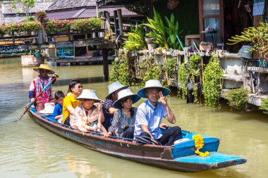 Pattaya, Tayland - 11 Mart 2018: Pattaya, Tayland bir yaz günü, Suüstü pazarı