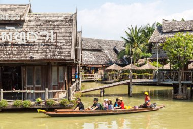 Pattaya, Tayland - 11 Mart 2018: Pattaya, Tayland bir yaz günü, Suüstü pazarı