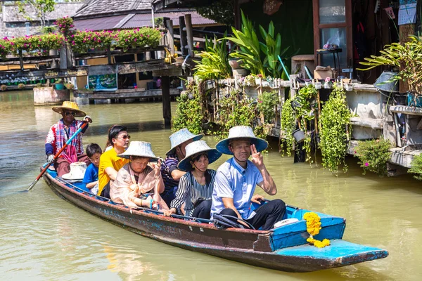 Pattaya, Tayland - 11 Mart 2018: Pattaya, Tayland bir yaz günü, Suüstü pazarı