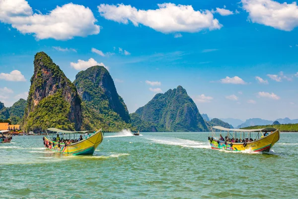 Ao Phang Nga, Tayland - 29 Mart 2018: Ao Phang Nga Milli Parkı, bir yaz günü Tayland