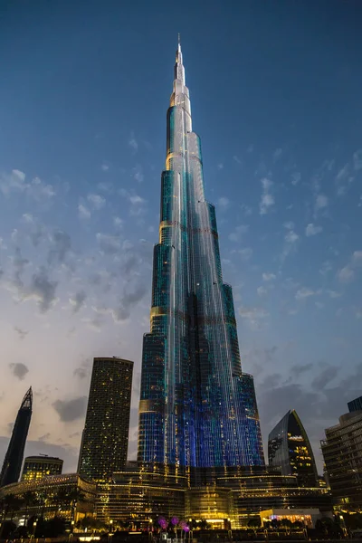 DUBAI, BAE - 26 Haziran 2018: Burj Halife, Dubai, Birleşik Arap Emirlikleri