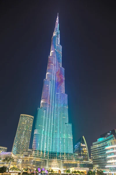 DUBAI, BAE - 26 Haziran 2018: Burj Halife, Dubai, Birleşik Arap Emirlikleri