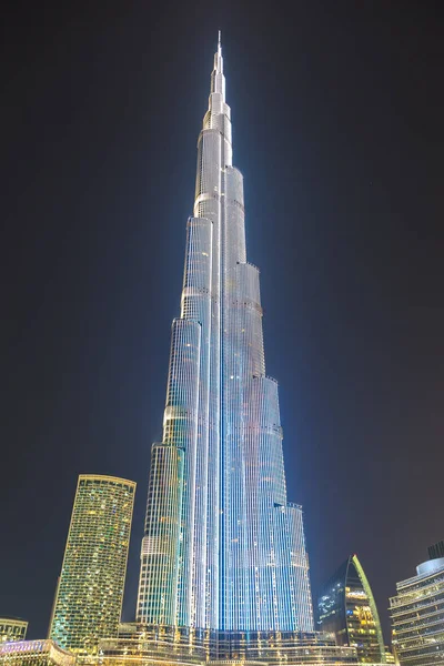 DUBAI, BAE - 26 Haziran 2018: Burj Halife, Dubai, Birleşik Arap Emirlikleri
