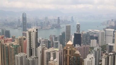 Hong Kong, Çin - 16 Haziran 2018: Panoramik bir yaz günü içinde Hong Kong Ticaret bölgesinin