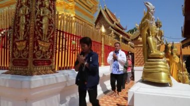 Chiang Mai, Tayland - 29 Mart 2018: Golden pagoda Wat Phra Bu DOI Suthep Chiang Mai, Tayland bir yaz günü içinde 