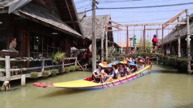 Pattaya, Tayland - 11 Mart 2018: Pattaya, Tayland bir yaz günü, Suüstü pazarı