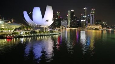 Singapur - 23 Haziran 2018: Sanat Müzesi ve bilim Singapur yaz geceleri
