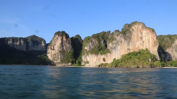 Hermosa Naturaleza Lago Cheow Lan Presa Ratchaprapha Parque Nacional Khao — Vídeo de stock