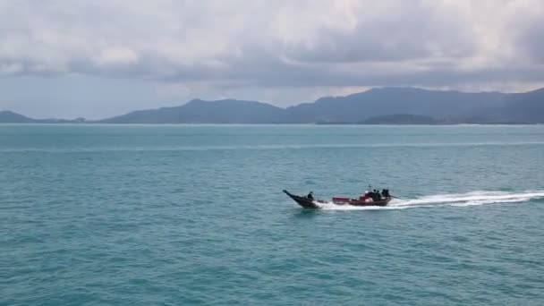 Hagyományos Hosszú Farok Hajót Sunset Tengerparton Nang Krabi Thaiföld Egy — Stock videók