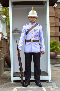 Bangkok, Tayland - 22 Mart 2018: Kings muhafız Grand Royal Palace Bangkok bir yaz günü içinde