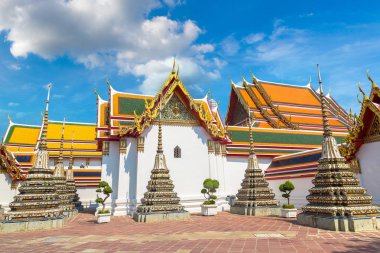 Wat Pho tapınakta bir yaz günü Bangkok