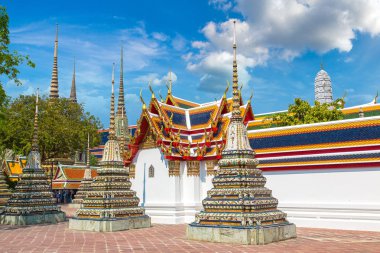 Wat Pho tapınakta bir yaz günü Bangkok