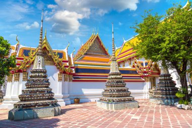 Wat Pho tapınakta bir yaz günü Bangkok