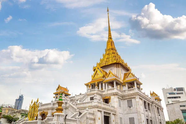 Bangkok, Tayland Wat Traimitr Withayaram tapınakta bir yaz günü