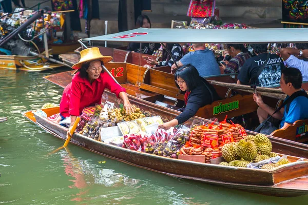 Bangkok Thailandia Marzo 2018 Mercato Galleggiante Thailandia Una Giornata Estiva — Foto Stock