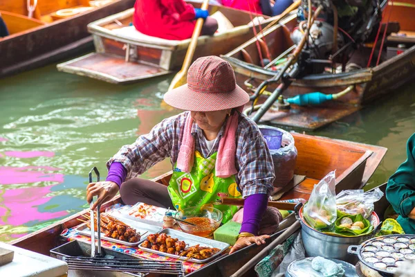 Bangkok Thailandia Marzo 2018 Mercato Galleggiante Thailandia Una Giornata Estiva — Foto Stock