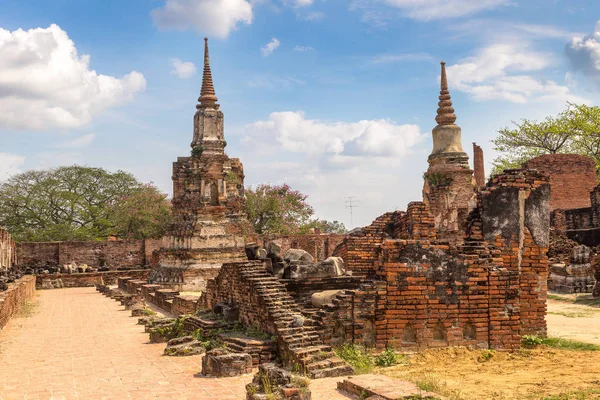 Ayutthaya Historical Park Ayutthaya, Tayland bir yaz günü içinde