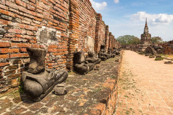 Ayutthaya Historical Park Ayutthaya, Tayland bir yaz günü içinde