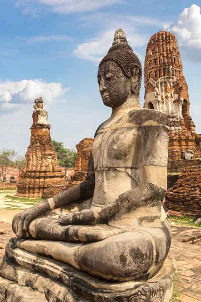 Ayutthaya Historical Park Ayutthaya, Tayland bir yaz günü içinde