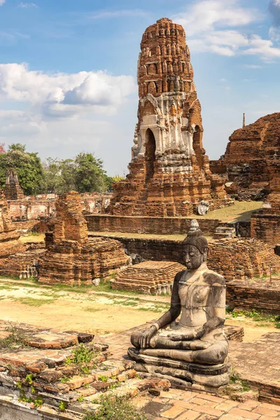 Ayutthaya Historical Park Ayutthaya, Tayland bir yaz günü içinde