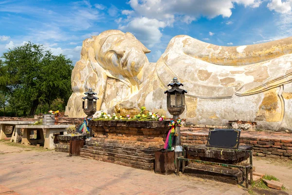 Buddha Addormentato Buddha Sdraiato Ayutthaya Thailandia Una Giornata Estiva — Foto Stock