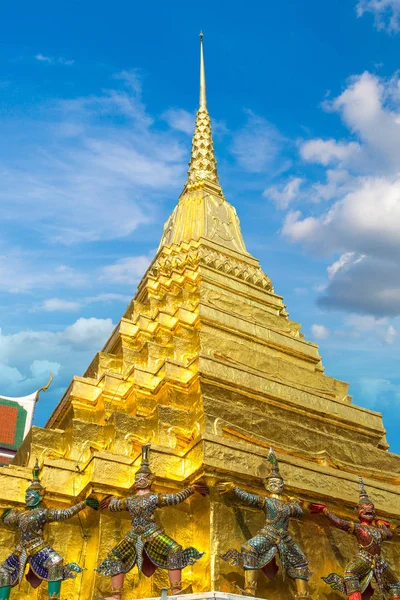 Wielki Pałac Wat Phra Kaew Świątynia Szmaragdowej Buddy Bangkoku Letni — Zdjęcie stockowe
