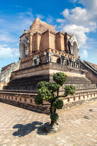 Pagode Antigo Templo Wat Chedi Luang Chiang Mai Tailândia Dia — Fotografia de Stock