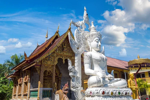 Templo Dos Budistas Chiang Mai Tailândia Dia Verão — Fotografia de Stock